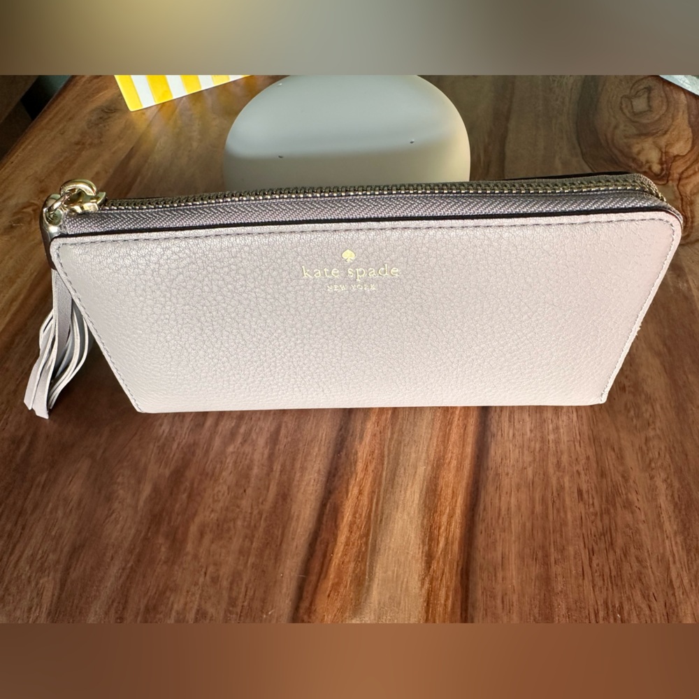 Kate Spade NISHA Atwood Tassel Zip Wallet cityscape Leather Tassel NWT gray - Picture 4 of 15